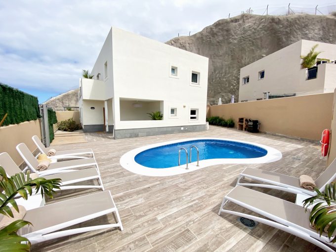 Villa San Borondon con piscina privada climatizada